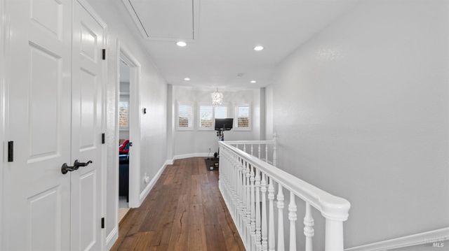 220 Hidden Valley Ln, Vacaville, CA 95688