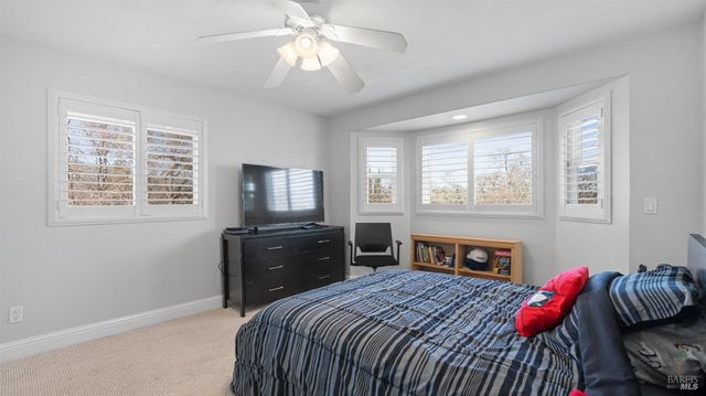 220 Hidden Valley Ln, Vacaville, CA 95688