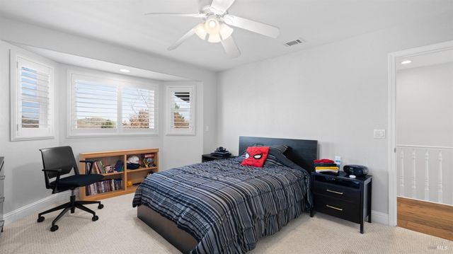 220 Hidden Valley Ln, Vacaville, CA 95688