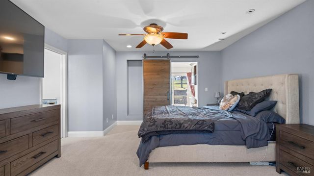 220 Hidden Valley Ln, Vacaville, CA 95688