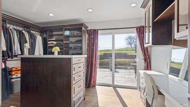 220 Hidden Valley Ln, Vacaville, CA 95688