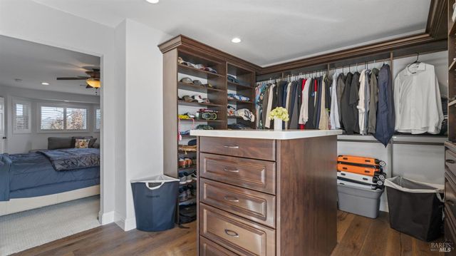 220 Hidden Valley Ln, Vacaville, CA 95688