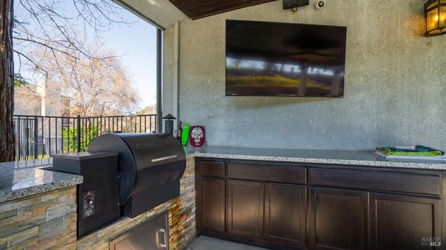 220 Hidden Valley Ln, Vacaville, CA 95688