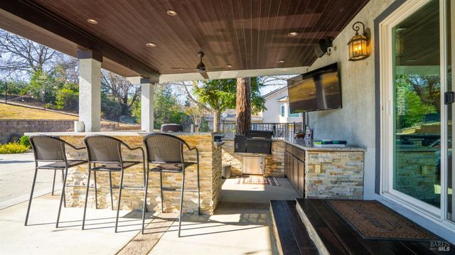 220 Hidden Valley Ln, Vacaville, CA 95688