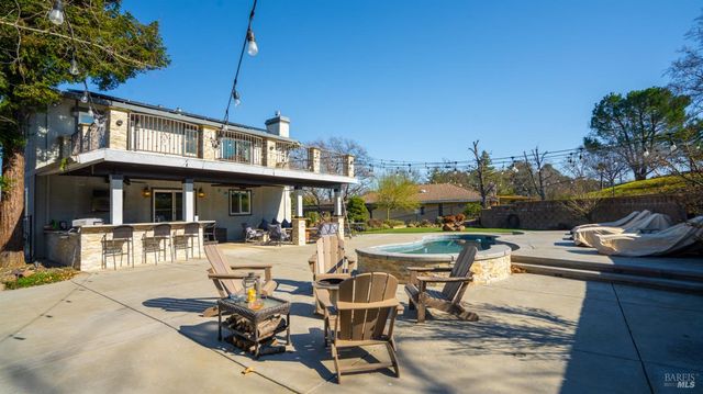 220 Hidden Valley Ln, Vacaville, CA 95688