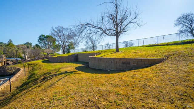 220 Hidden Valley Ln, Vacaville, CA 95688