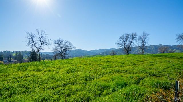 220 Hidden Valley Ln, Vacaville, CA 95688