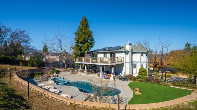220 Hidden Valley Ln, Vacaville, CA 95688
