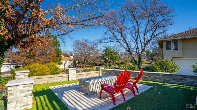 220 Hidden Valley Ln, Vacaville, CA 95688