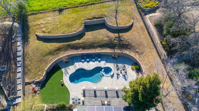 220 Hidden Valley Ln, Vacaville, CA 95688