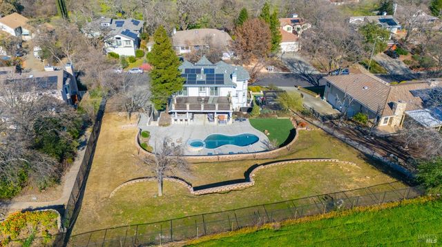 220 Hidden Valley Ln, Vacaville, CA 95688