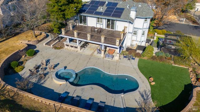 220 Hidden Valley Ln, Vacaville, CA 95688