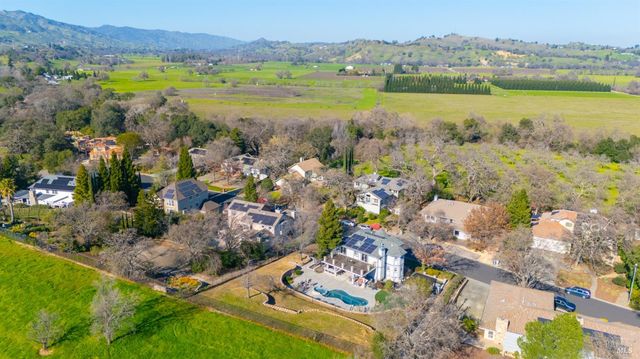 220 Hidden Valley Ln, Vacaville, CA 95688