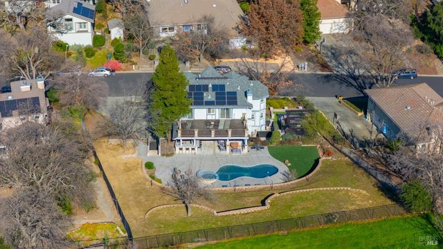 220 Hidden Valley Ln, Vacaville, CA 95688