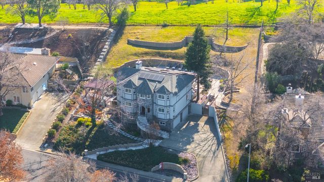 220 Hidden Valley Ln, Vacaville, CA 95688