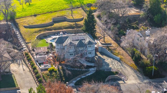 220 Hidden Valley Ln, Vacaville, CA 95688