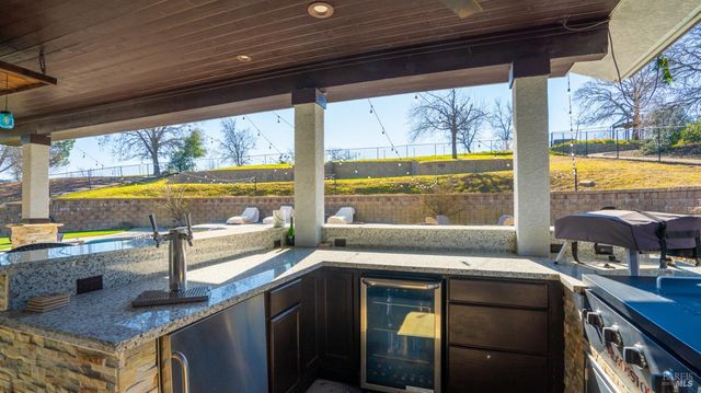 220 Hidden Valley Ln, Vacaville, CA 95688