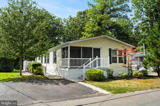 136 CHESTNUT DR, Barnegat, NJ 08005