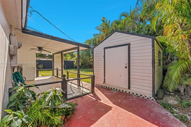 4917 SW 43rd Ter A, Dania Beach, FL 33314