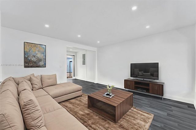 4917 SW 43rd Ter A, Dania Beach, FL 33314