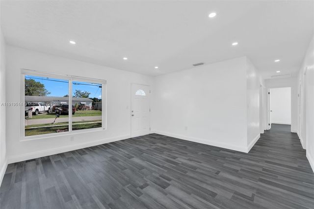 4917 SW 43rd Ter A, Dania Beach, FL 33314