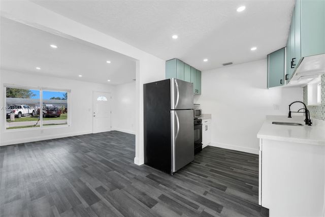 4917 SW 43rd Ter A, Dania Beach, FL 33314