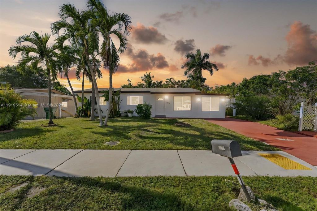 4917 SW 43rd Ter A, Dania Beach, FL 33314