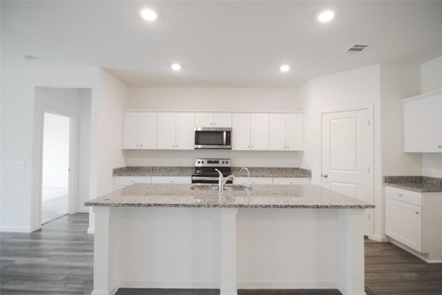 1052 Water Oak Lane, Brookshire, TX 77423