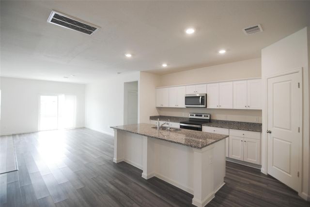 1052 Water Oak Lane, Brookshire, TX 77423