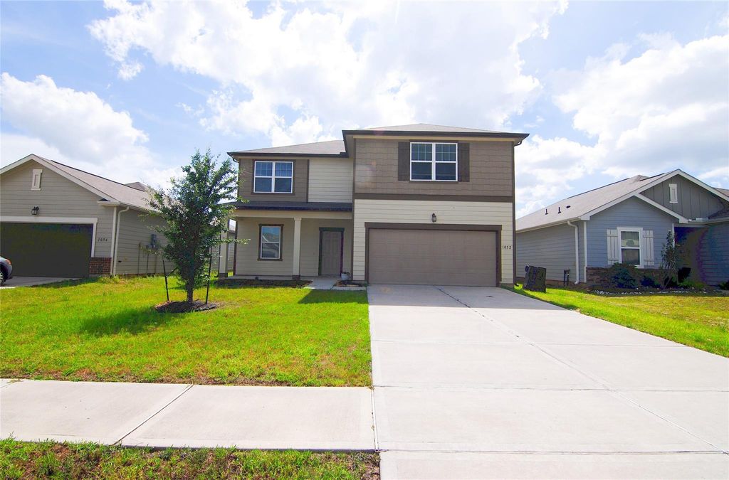 1052 Water Oak Lane, Brookshire, TX 77423