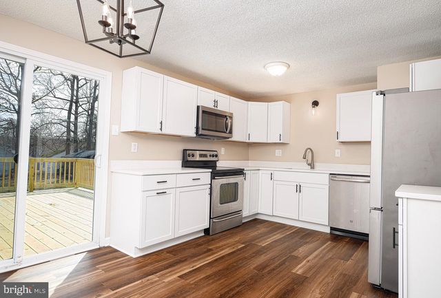 1811 CAPE MAY RD, Essex, MD 21221