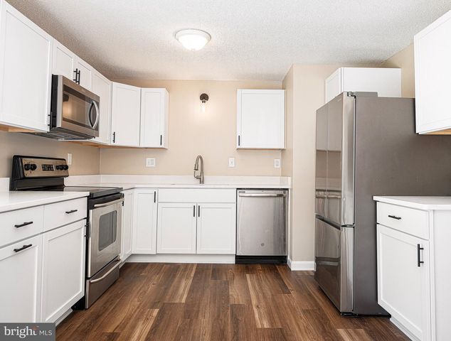 1811 CAPE MAY RD, Essex, MD 21221