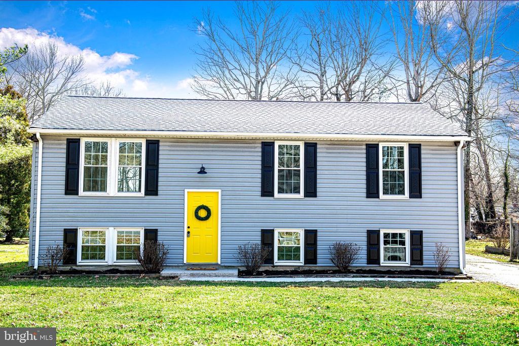 1811 CAPE MAY RD, Essex, MD 21221