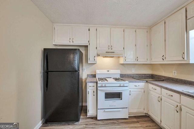 8239 Valley Bluff, Riverdale, GA 30274