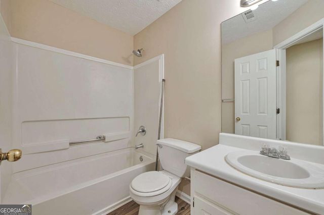 8239 Valley Bluff, Riverdale, GA 30274