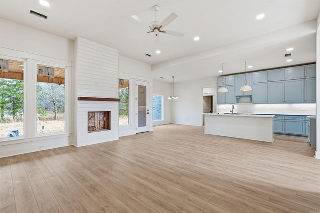 43 Sunset Boulevard, Morrilton, AR 72110