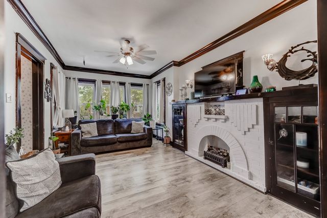 6142 S Richmond Street, Chicago, IL 60629
