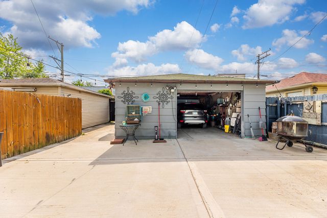 6142 S Richmond Street, Chicago, IL 60629