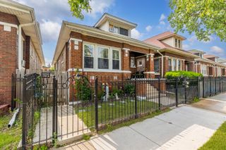 6142 S Richmond Street, Chicago, IL 60629