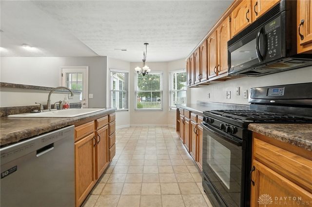 1615 Farrington Drive, Dayton, OH 45420