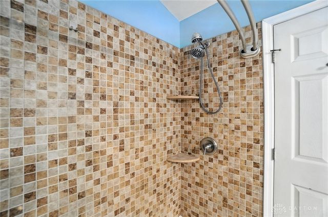 1615 Farrington Drive, Dayton, OH 45420