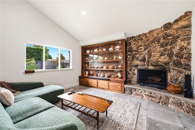 1464 Bedford, Camarillo, CA 93010