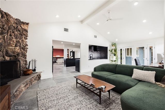 1464 Bedford, Camarillo, CA 93010