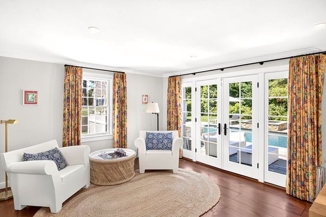 141 Point Hill Rd, Barnstable, MA 02668