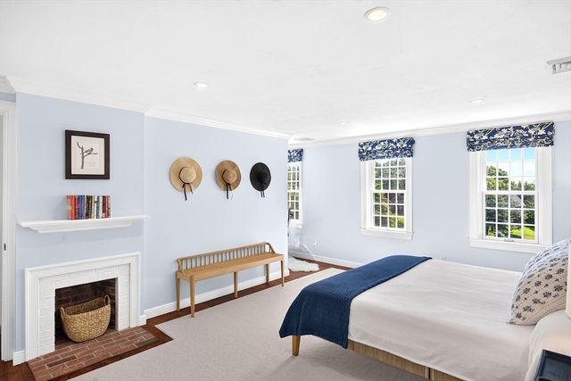 141 Point Hill Rd, Barnstable, MA 02668