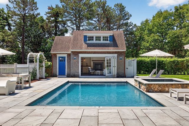 141 Point Hill Rd, Barnstable, MA 02668