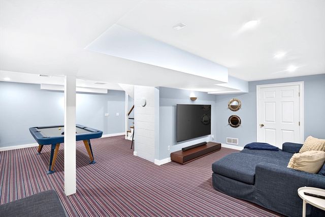 141 Point Hill Rd, Barnstable, MA 02668