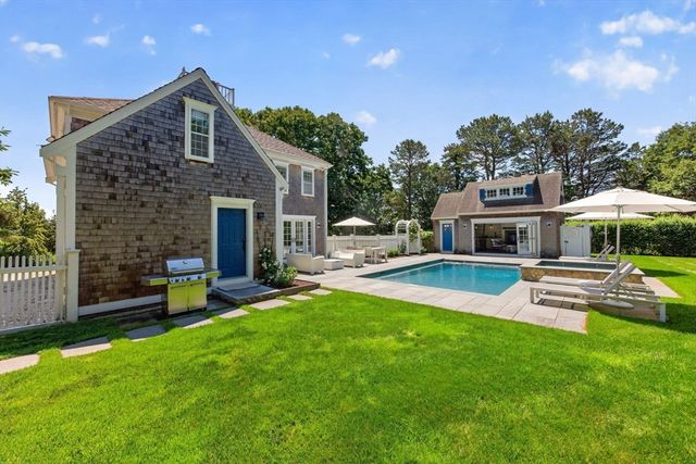 141 Point Hill Rd, Barnstable, MA 02668