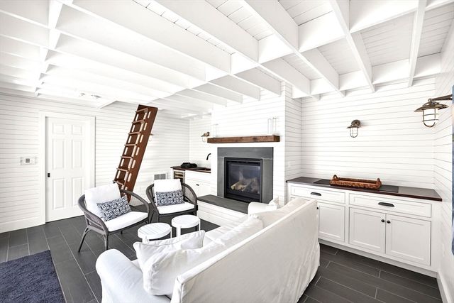 141 Point Hill Rd, Barnstable, MA 02668