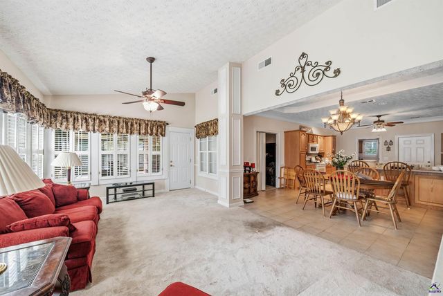 206 North Hampton Place, Perry, GA 31069